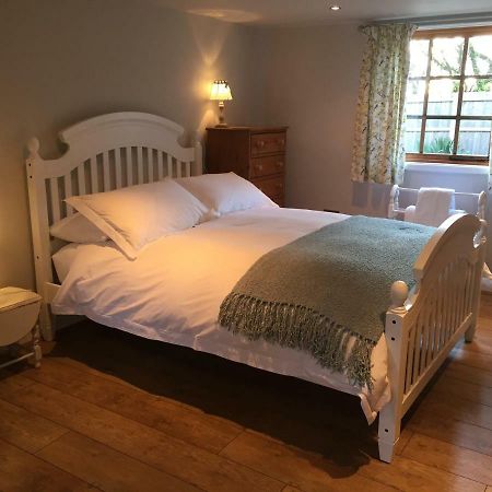Stapehill Lodge B&B Hampreston Zewnętrze zdjęcie