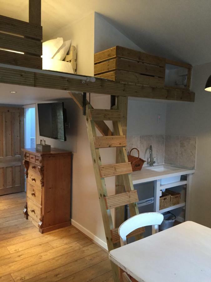 Stapehill Lodge B&B Hampreston Zewnętrze zdjęcie