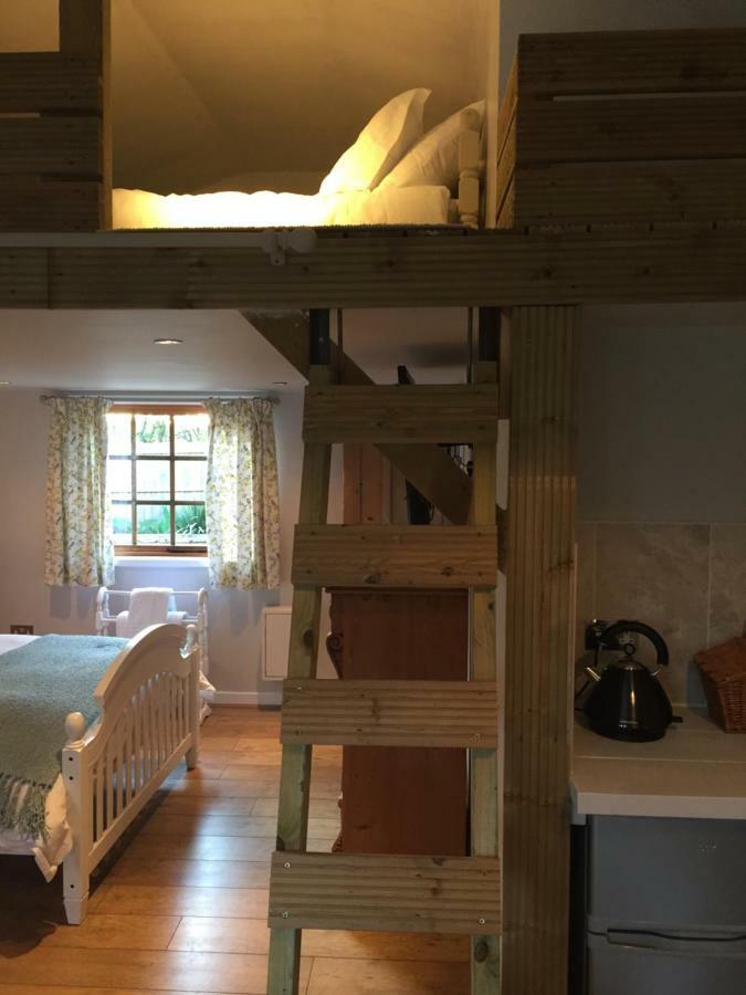 Stapehill Lodge B&B Hampreston Zewnętrze zdjęcie
