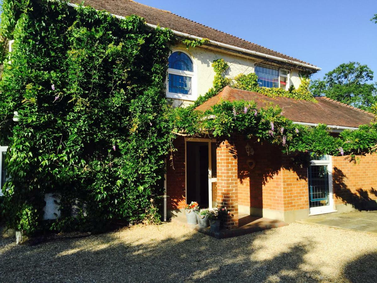 Stapehill Lodge B&B Hampreston Zewnętrze zdjęcie