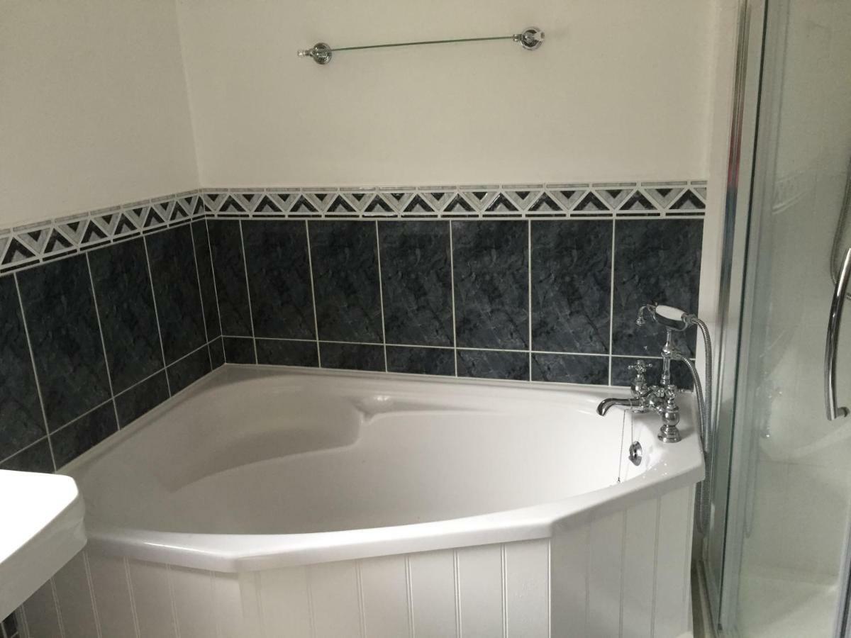 Stapehill Lodge B&B Hampreston Zewnętrze zdjęcie